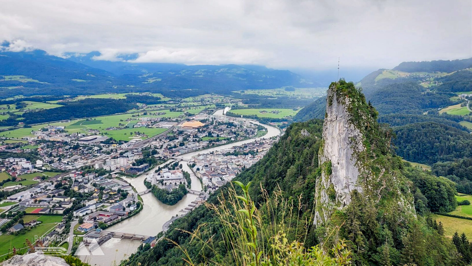 Ausblick auf den kleinen Barmstein, Hallein und das Salzachtal. Foto: Alice Frischherz