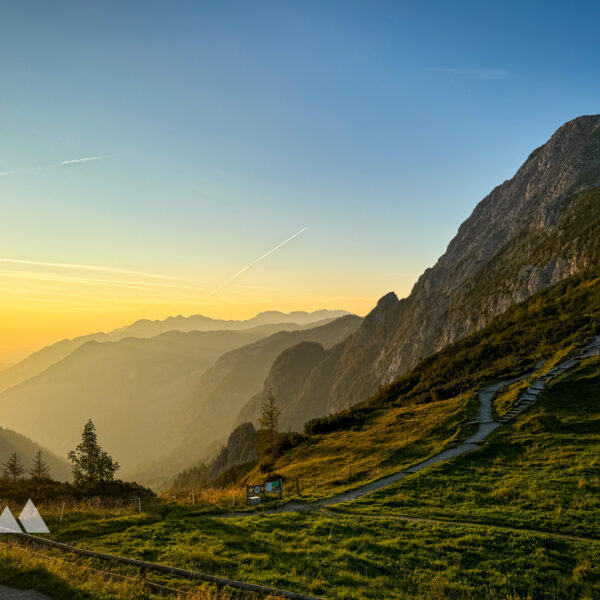 Sonnenaufgang mit Blick Richtung Golling. Foto: Bernhard Walle